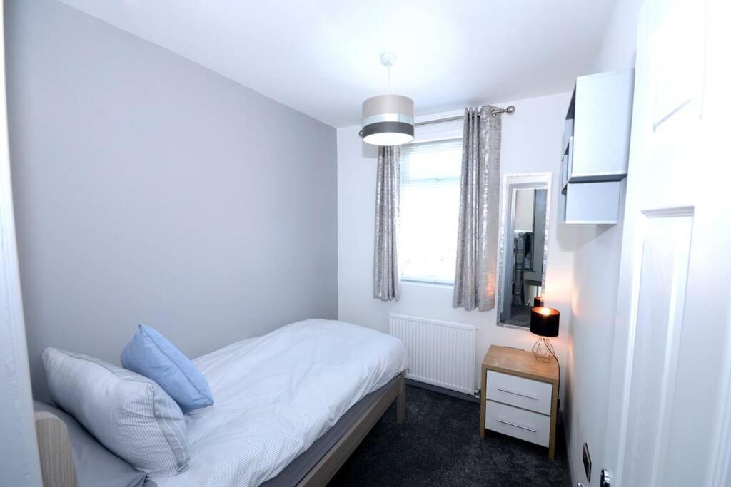 Renovated House Near Darlington Train Station. Villa Exterior photo