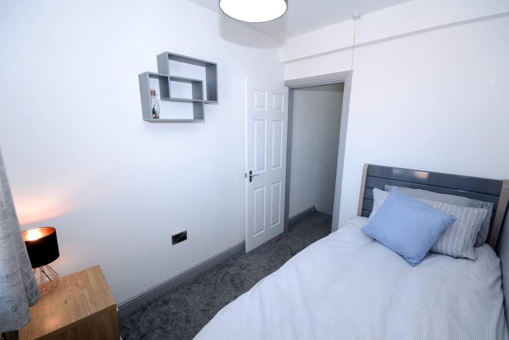 Renovated House Near Darlington Train Station. Villa Exterior photo